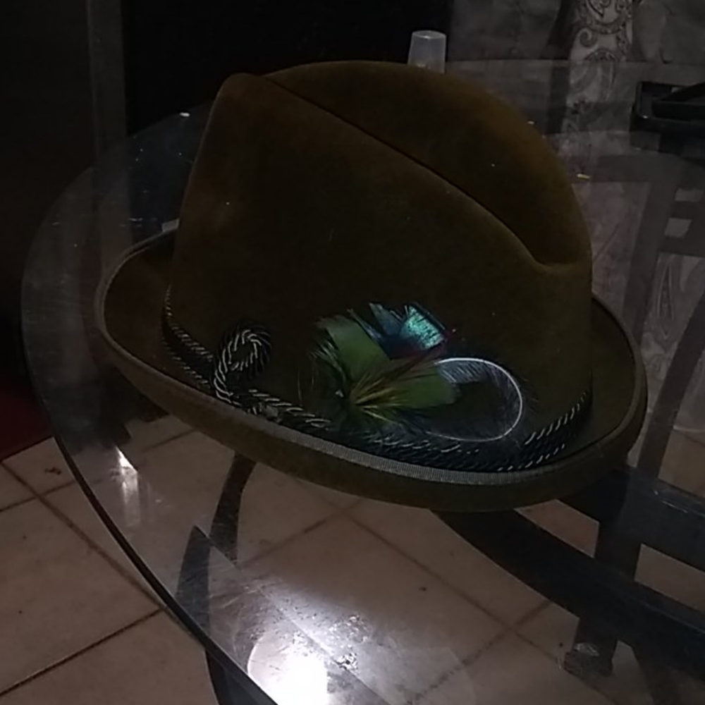 Resistor  hat